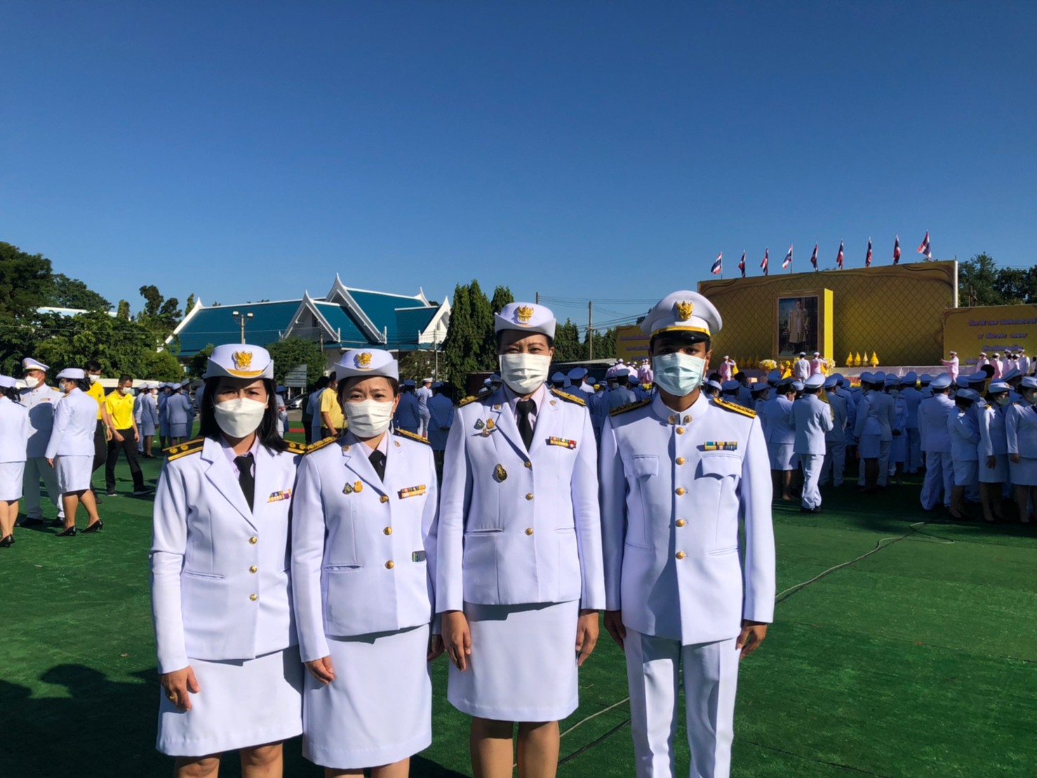 title - วันที่ 5 ธันวาคม 2565 เวลา 07.00 น. นางสาวอมรรัตน์ แขวงโสภา ปฏิรูปที่ดินจังหวัดพิษณุโลก พร้อมเจ้าหน้าที่ ส.ป.ก.พิษณุโลก เข้าร่วมพิธี ณ ศาลากลางจังหวัดพิษณุโลก อำเภอเมือง จังหวัดพิษณุโลก